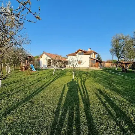 мутафови エレナ